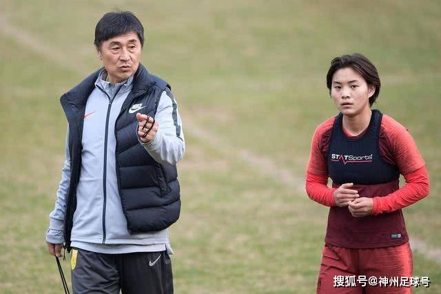 阿森纳瞄准奥斯梅恩，剑指锋线升级和欧冠梦